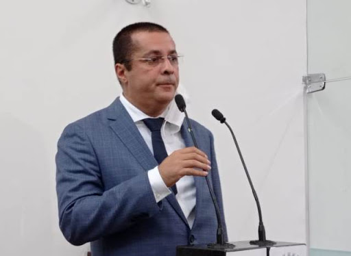 Fernando Torres dispara contra Alberto Nery: 'bandido e vendido'