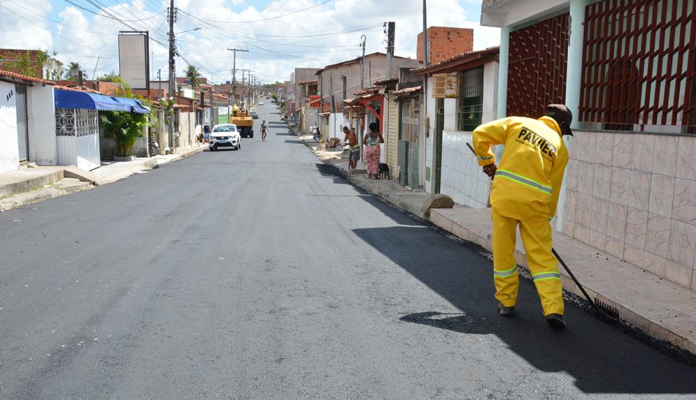 Pavimentação asfáltica chega à rua Jussara