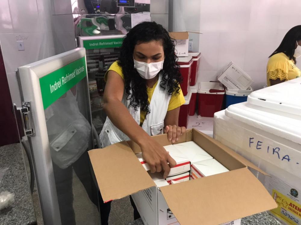 Segunda dose da CoronaVac será aplicada a partir de terça em Feira de Santana