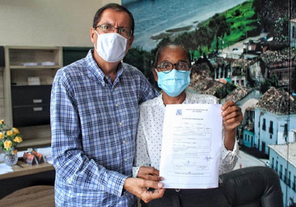 Cachoeira: prefeita assina ordem para início da obra de construção do terminal náutico