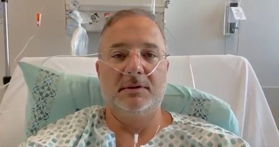 Internado com covid-19, secretário estadual da saúde faz apelo