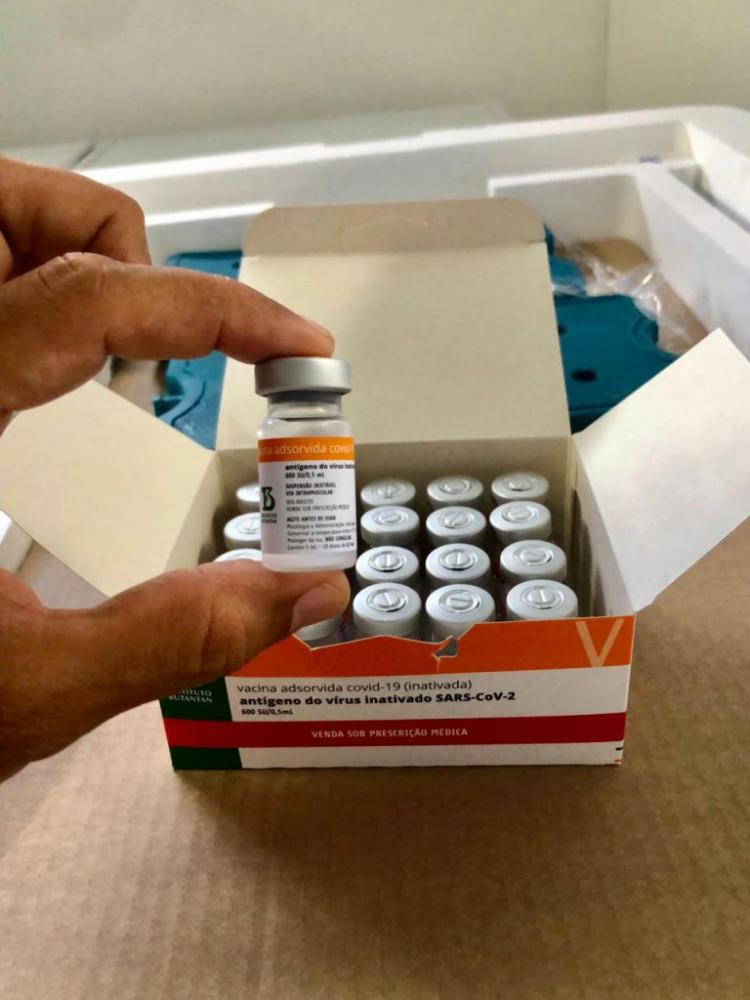 Bahia recebe nova remessa de vacinas contra a Covid-19