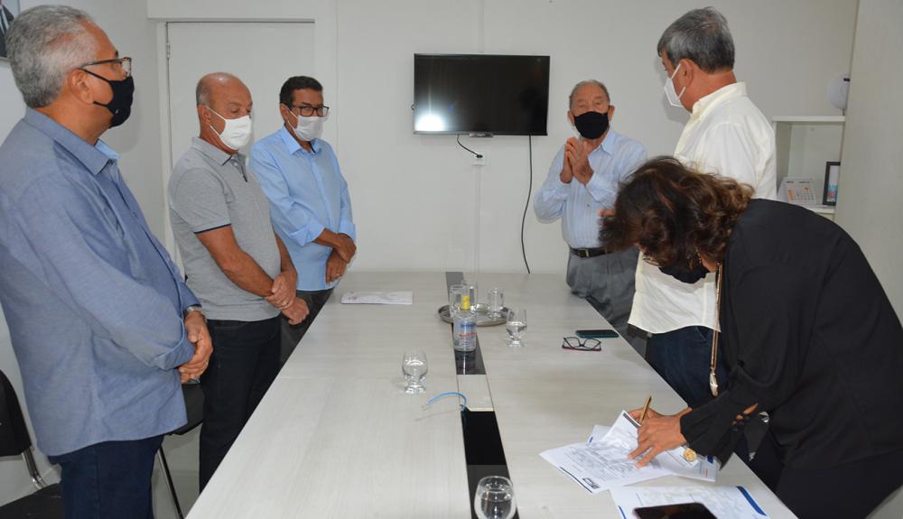 Mais de 5 mil estudantes vão ter aulas de inglês na modalidade não presencial