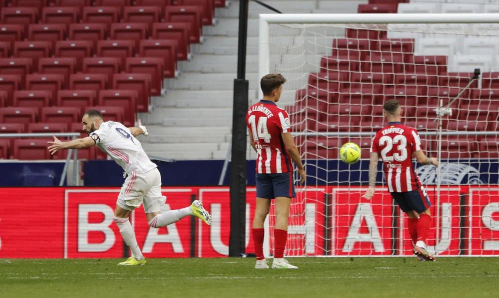 Benzema arranca empate para Real no clássico contra Atlético de Madrid
