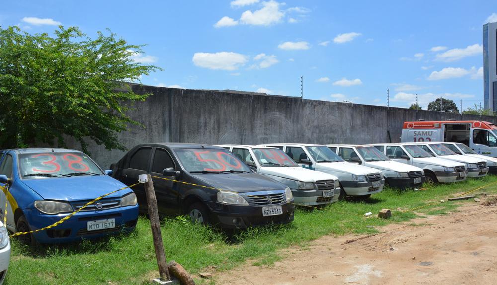 Prefeitura de Feira vai leiloar veículos e objetos dia 18