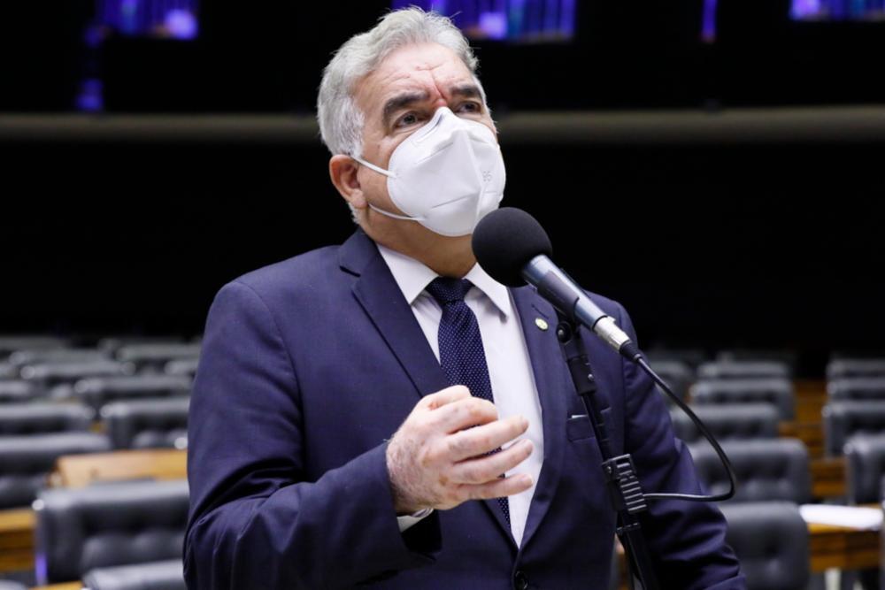 'Município falhou e tem que organizar a vacinação, o resto é disse me disse', diz Zé Neto 