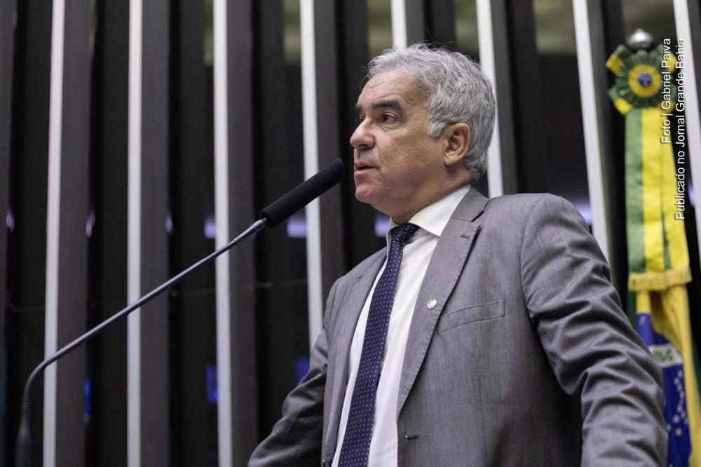 Zé Neto sobre interpelação de Colbert: 'o prefeito tem que sair do palanque e trabalhar'