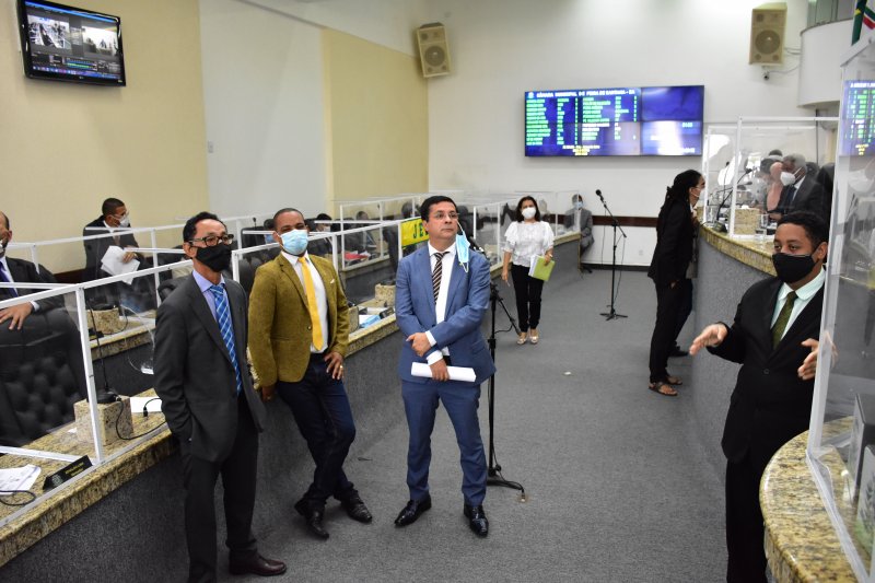 Projeto que legaliza contrato de estagiário na Câmara aprovado por unanimidade em 1ª votação