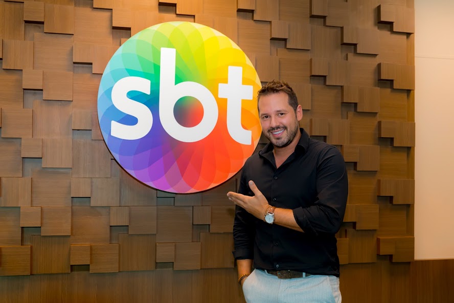 Dony De Nuccio assina contrato com o SBT e Discovery Home & Health