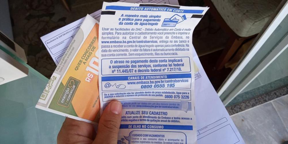 Governador sanciona leis que garantem bolsa a estudantes e isenção no pagamento da conta de água