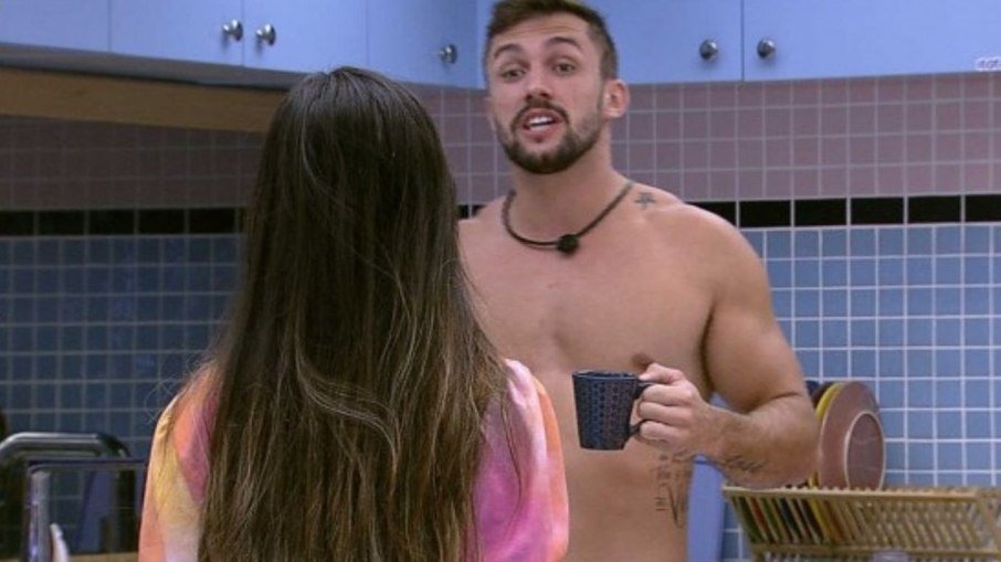 'BBB 21': Juliette discute com Arthur: 