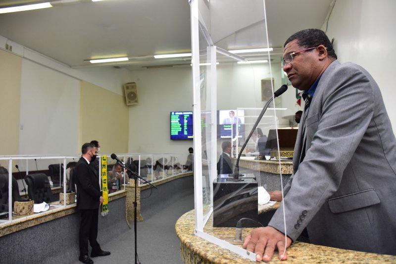 Aliado de Ronaldo chama ACM Neto de “covarde”, ao elogiar ex-prefeito de Feira