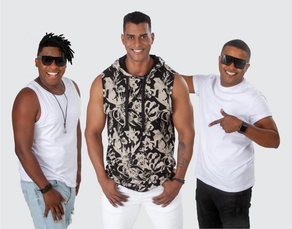 Banda Oz Bambaz lança EP inédito com novo vocalista nesta quinta (8)