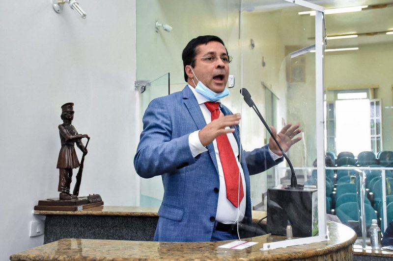 Fernando orienta aliados a aprovar, “na íntegra”, projeto que facilita pagamento de tributos