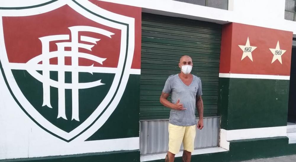 Zagueiro Fábio Bilica é o novo reforço do Touro