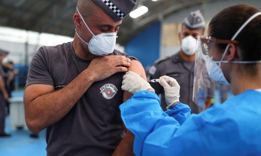Covid-19: Brasil tem 358,4 mil mortes e 13,59 milhões de casos