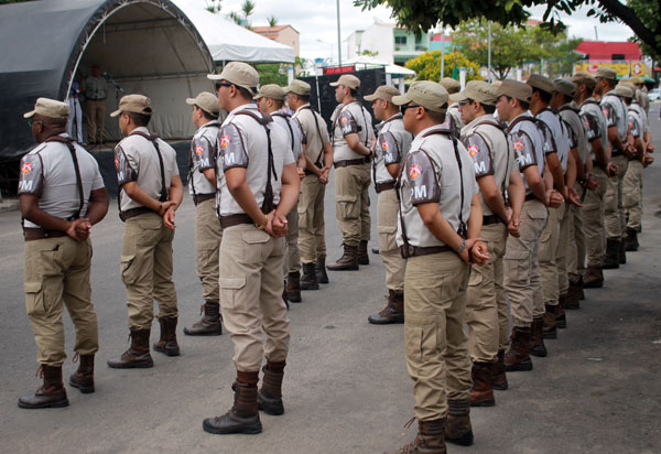 Governador anuncia mudanças no fluxo de carreira da PM para garantir mais promoções