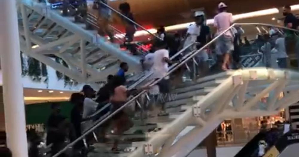 Confusão entre adolescentes faz lojas do Salvador Shopping fecharem