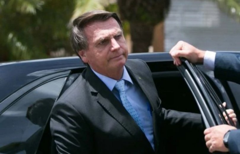 Ex-assessores de Bolsonaro receberam R$ 165 mil em auxílios