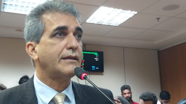 Robinson Almeida apresenta Moção de Repúdio a Bolsonaro e de Solidariedade a jornalista e imprensa baiana, atacadas em Feira