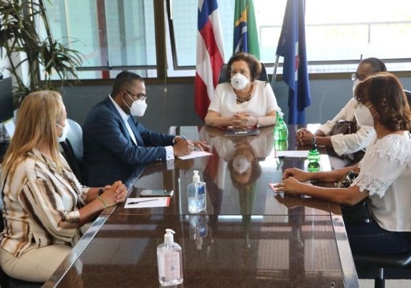 Prefeita de Cachoeira participa de audiência no Ministério Público após ameaças de morte