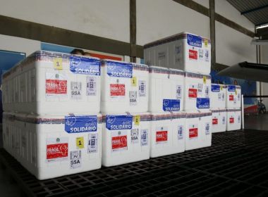 Bahia recebe 431 mil doses de vacina contra Covid-19 nesta segunda