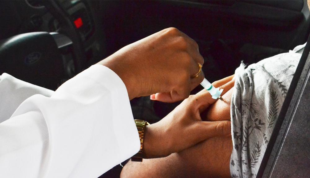 Feira de Santana ultrapassa 100 mil pessoas vacinadas contra a Covid