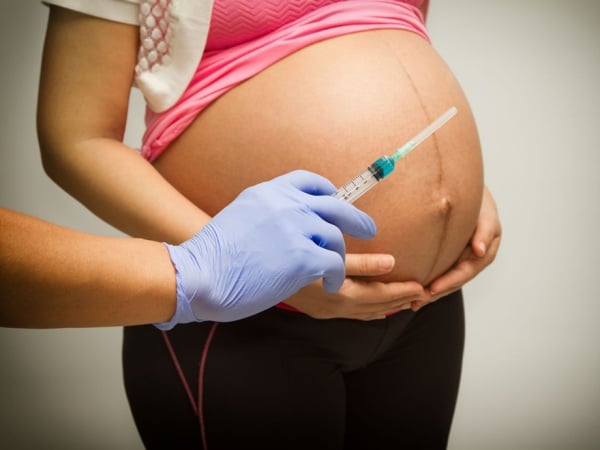 Suspensa a vacinação com doses da AstraZeneca/Oxford em gestantes