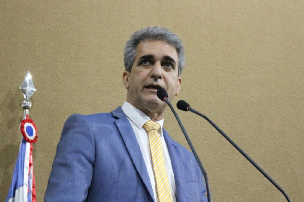 Privatização da Rlam elevará custo de vida e trará prejuizos à Bahia, alerta deputado