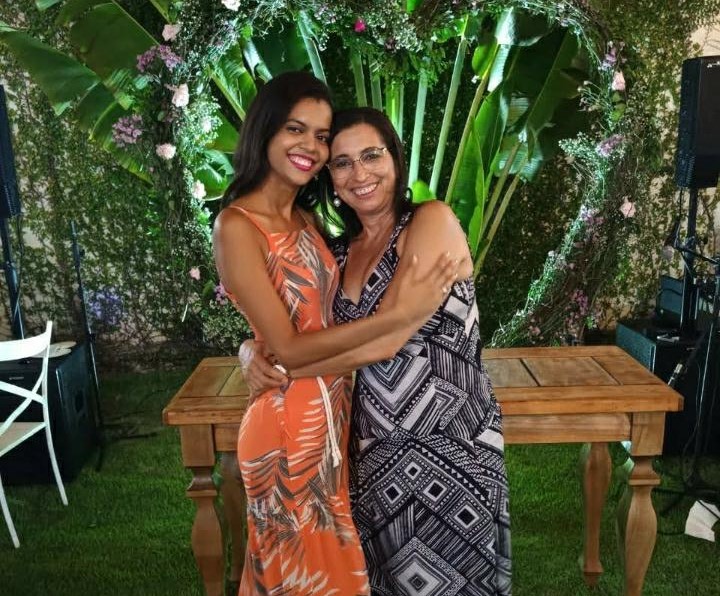 Mãe: 'o maior desafio é ensinar minha filha conviver em sociedade e as adversidades da vida'