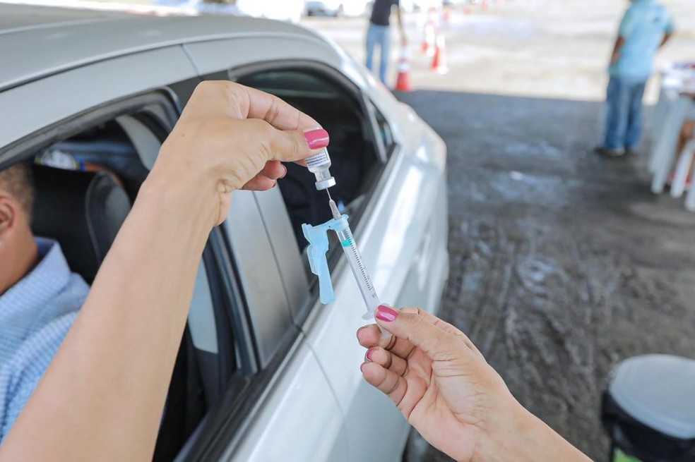 Jornalistas a partir dos 40 anos são inclusos em vacinação contra Covid-19 na Bahia