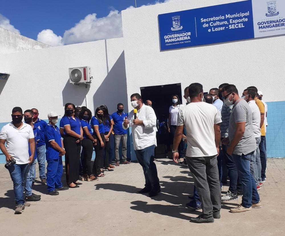 Governador Mangabeira: prefeito entrega pacote de obras à população