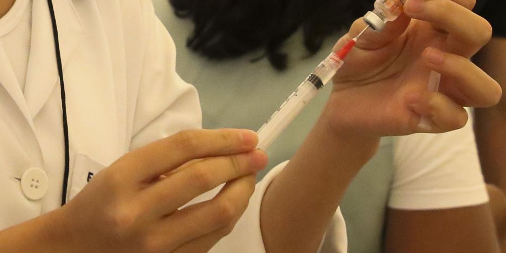 Feira: após denúncias, Secretaria vai apurar supostas irregularidades na vacinação