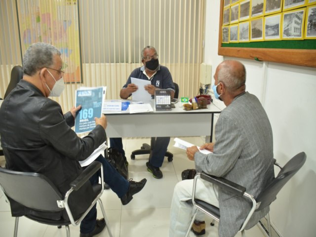 Jair Cezarinho cria projeto para resgatar e preservar a memória da imprensa feirense