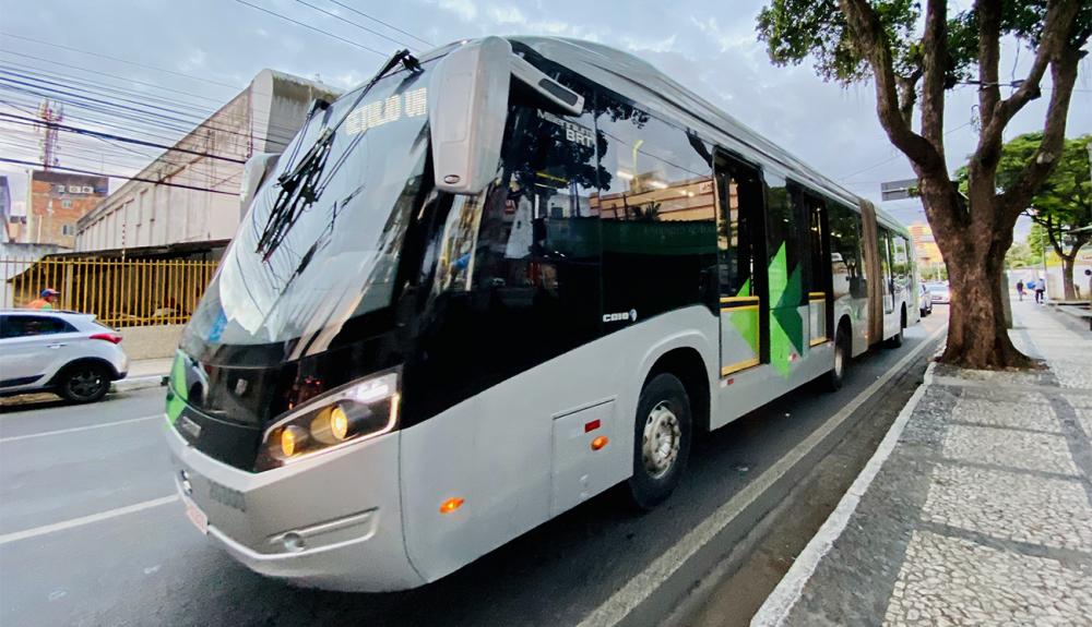 Ônibus urbanos seguem atendendo a população normalmente