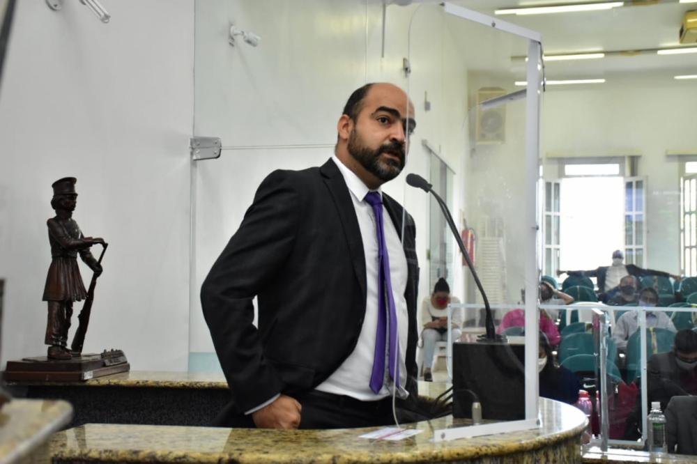 Cumprimento da Lei que obriga adequações para deficientes visuais em estabelecimentos comerciais é questionado
