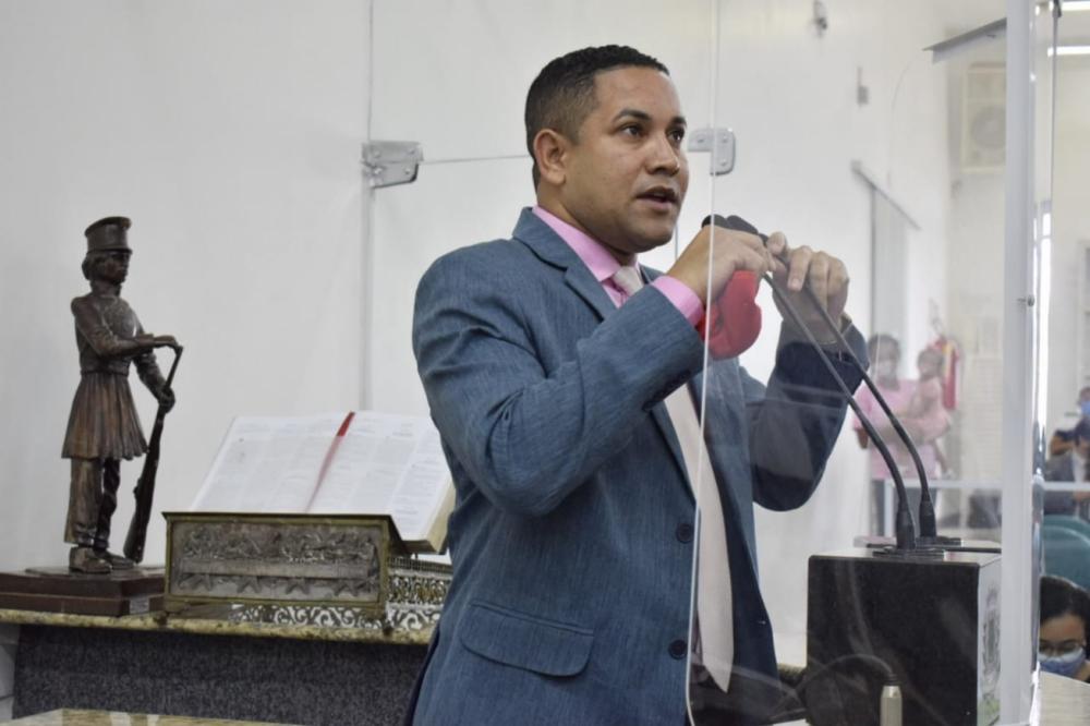 Vereador entra para
