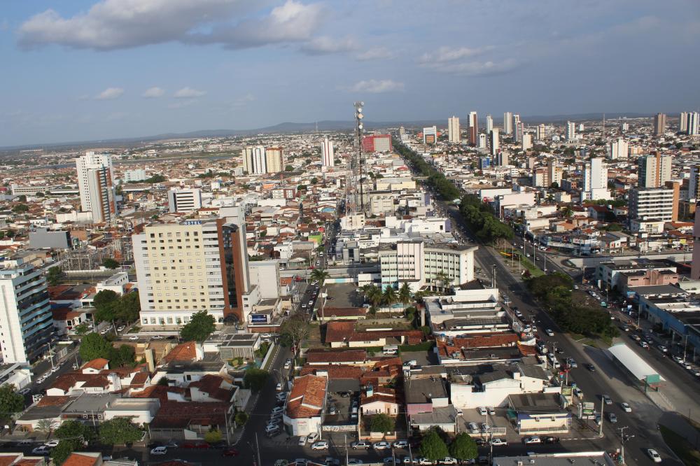 Feira recebe 9.350 doses de Oxford; aplicação de 1ª dose retorna nesta sexta-feira