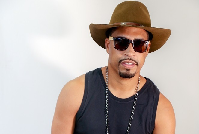 Raffinha Oliver lança primeiro CD