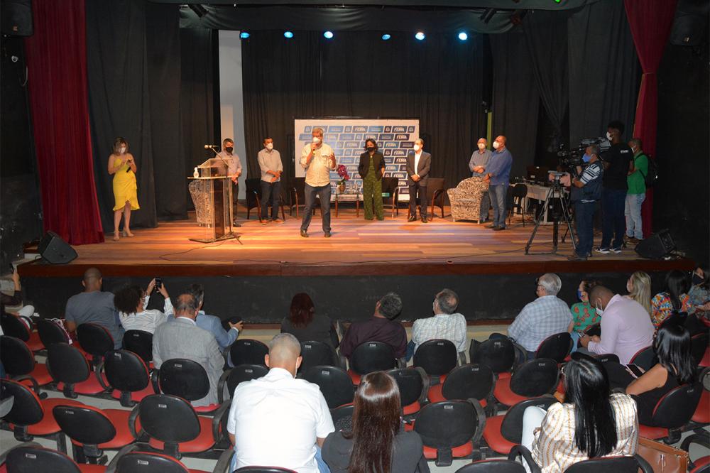 Transmissão de aulas em canal de TV aberta é nova aliada para estudantes