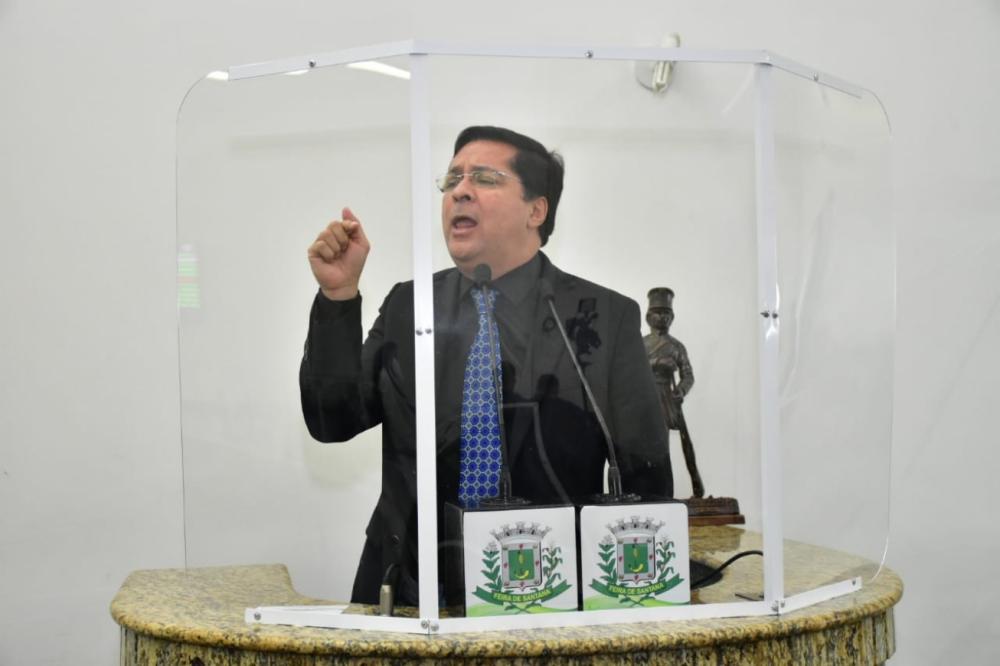 Fernando acusa Colbert de chantagem contra vereadores, com demissões, após voto contrário a projeto