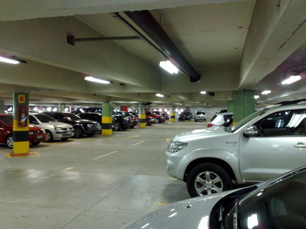Consumidor terá direito reparação de danos em shoppings com estacionamento