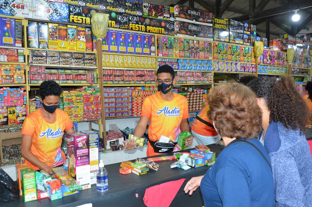 Prefeitura de Feira restringe vendas de fogos de artifício e fogueiras