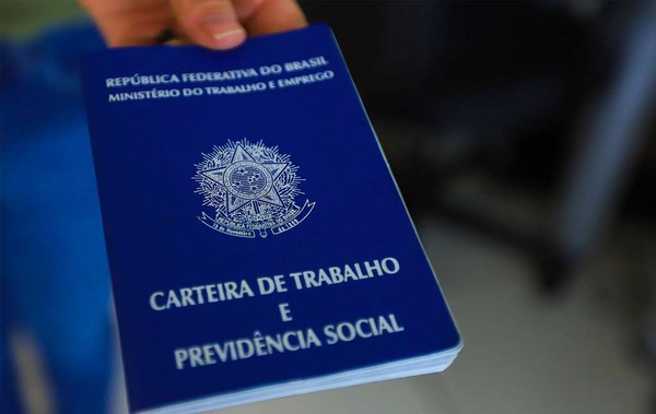Confira vagas de emprego para esta sexta (25) em Feira de Santana