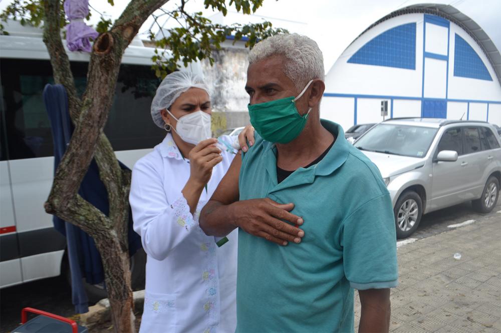 Feira já vacinou contra Covid 200 pessoas em situação de rua