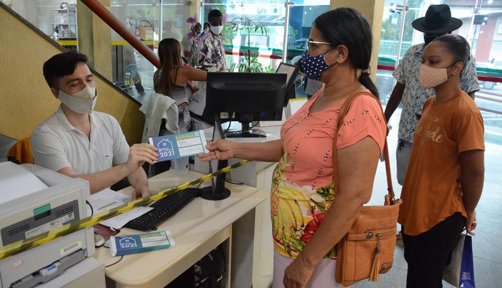 Contribuintes têm até 30 de julho para pagar IPTU com desconto de 20%