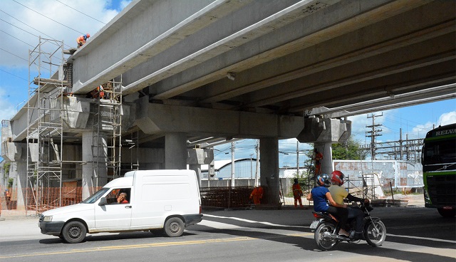 SMT dá mais uma opção de tráfego em trecho do viaduto que liga a Getúlio à Noide