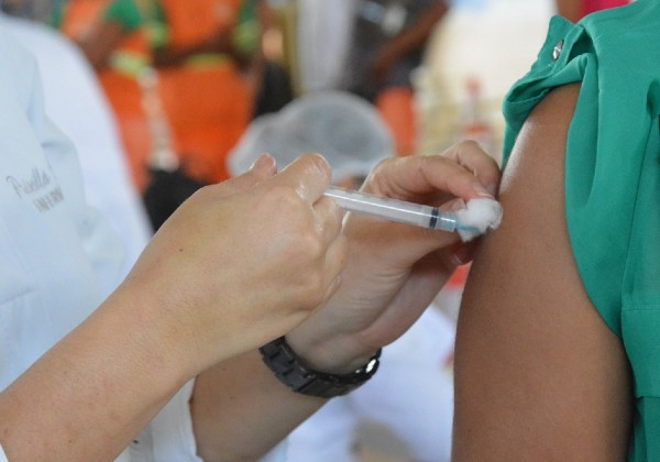 Brasil chega à marca de 100 milhões de doses de vacina aplicadas