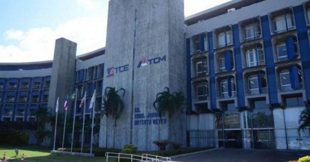 TCM notifica município referente a pagamento de professores durante pandemia