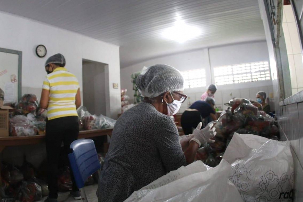 Prefeitura de Riachão do Jacuípe distribui mais de 80 toneladas de alimentos em kits de merenda escolar